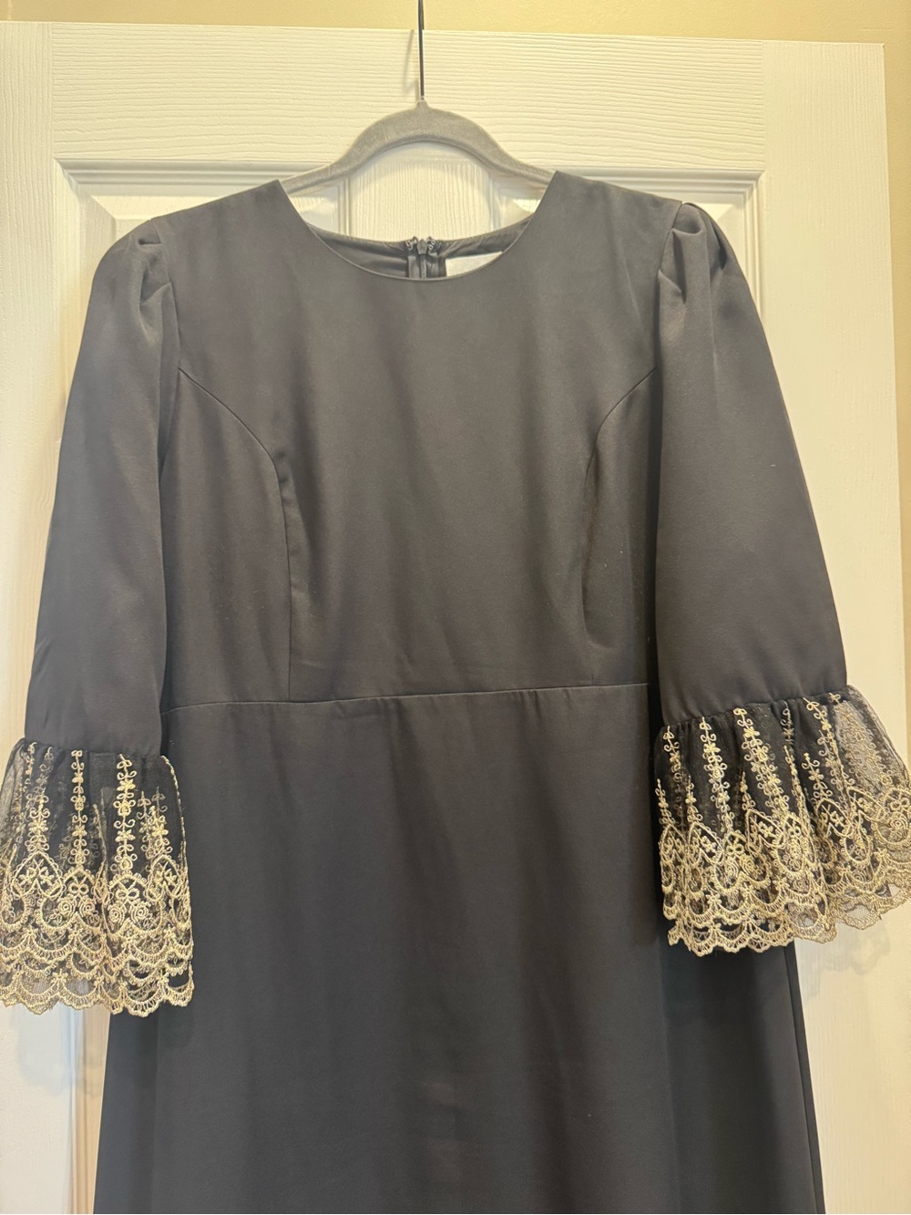 Tuckernuck Pomander Place Lillith Gold Lace Dress - Picture 2 of 4
